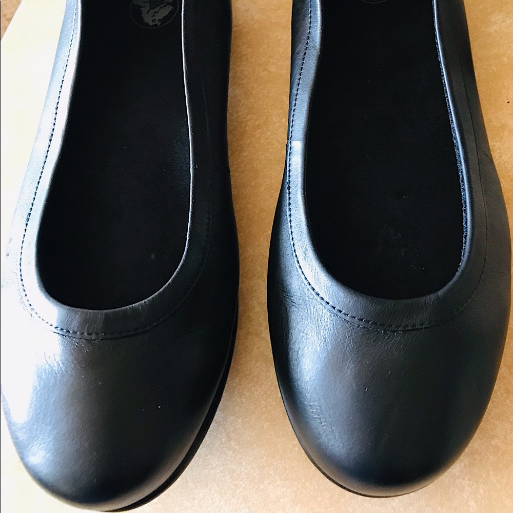 Women’s Crocs work shoes